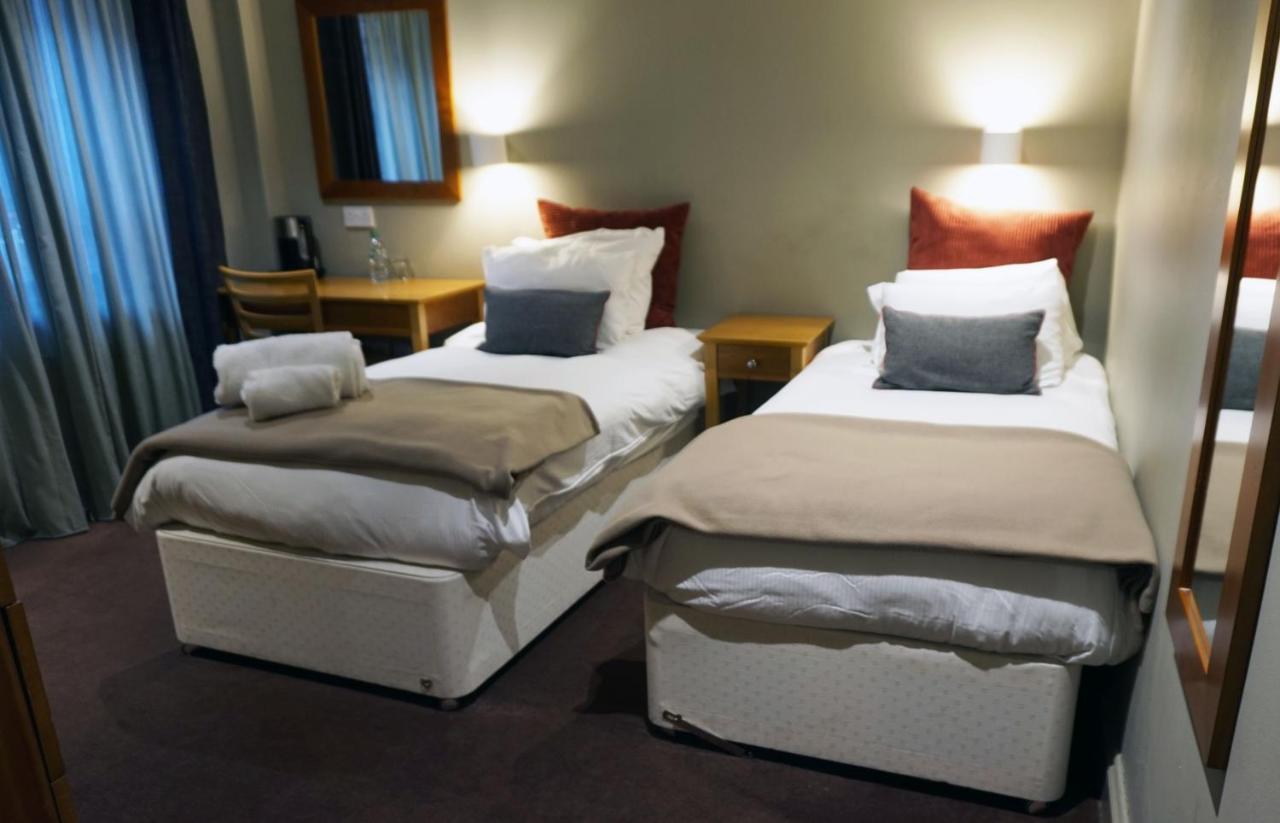 The Penny Farthing Hotel バークハムステッド エクステリア 写真